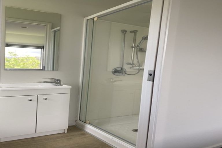 Photo of property in 8 Phillip Avenue, Glen Eden, Auckland, 0602