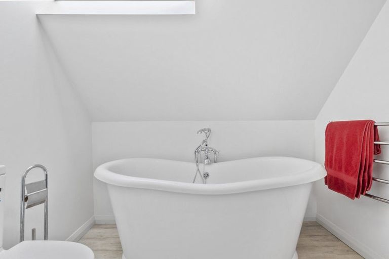 Photo of property in 155 Victoria Road, Saint Clair, Dunedin, 9012