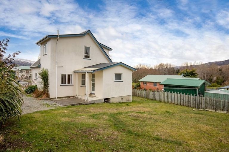 Photo of property in 2 Kelso Street, Roxburgh, 9500