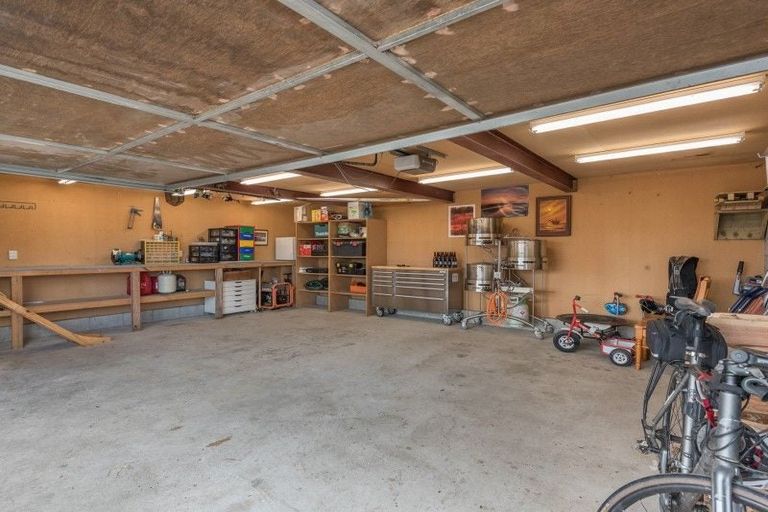 Photo of property in 37 Hudson Street, Island Bay, Wellington, 6023