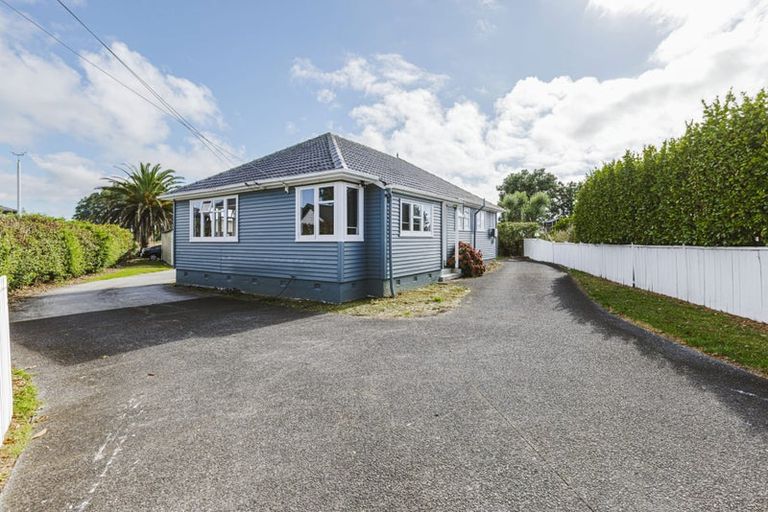 Photo of property in 37 Village Way, Ardmore, Papakura, 2582
