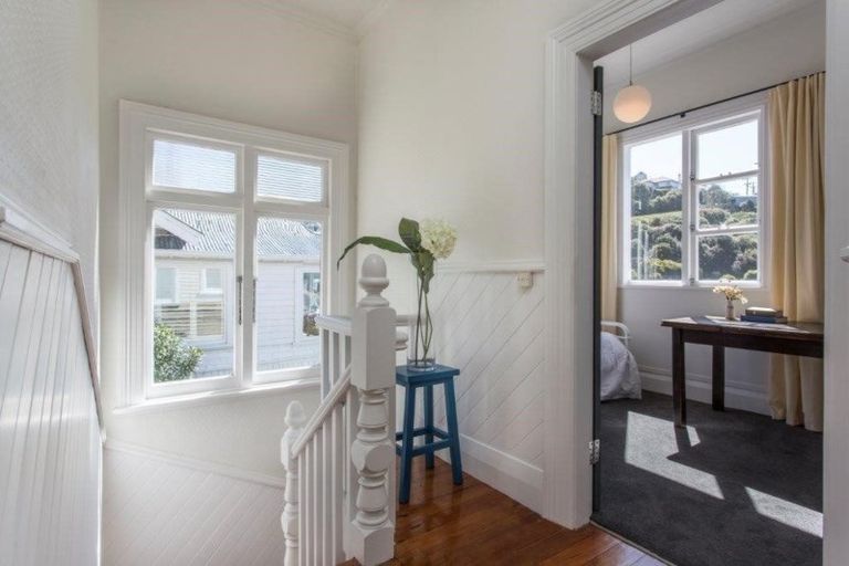 Photo of property in 112 Cliffs Road, Saint Clair, Dunedin, 9012