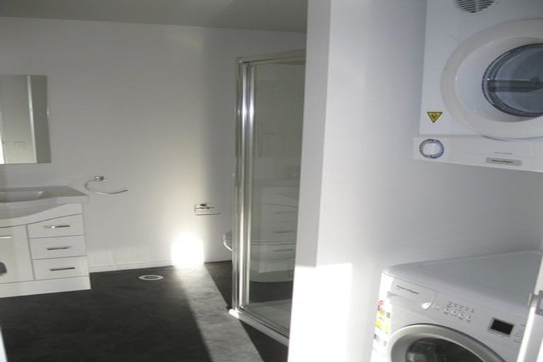 Photo of property in 2 Torrens Terrace, Mount Cook, Wellington, 6011