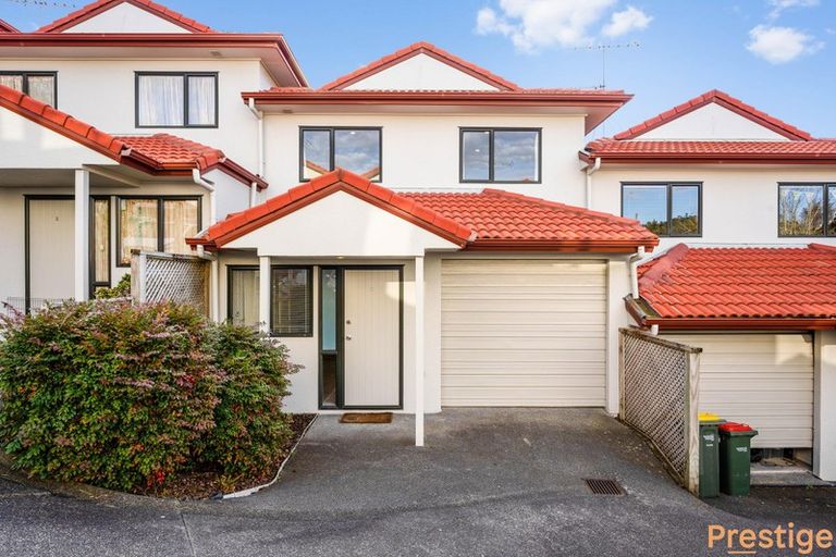 Photo of property in 6/42 Fields Parade, Oteha, Auckland, 0632