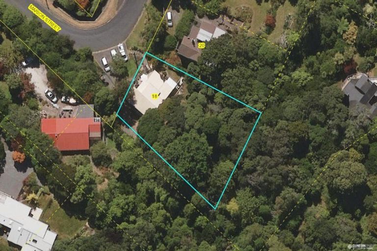 Photo of property in 18 Marion Street, Macandrew Bay, Dunedin, 9014