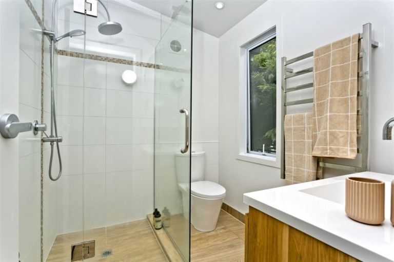 Photo of property in 102 Beach Road, Castor Bay, Auckland, 0620