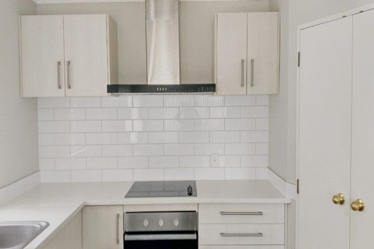 Photo of property in 2/3 Seabrook Avenue, New Lynn, Auckland, 0600