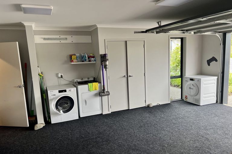 Photo of property in 31 Mooring Close, Whitby, Porirua, 5024