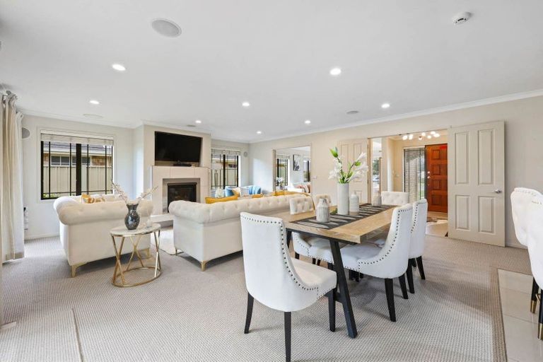 Photo of property in 16 Erceg Way, Rosehill, Papakura, 2113