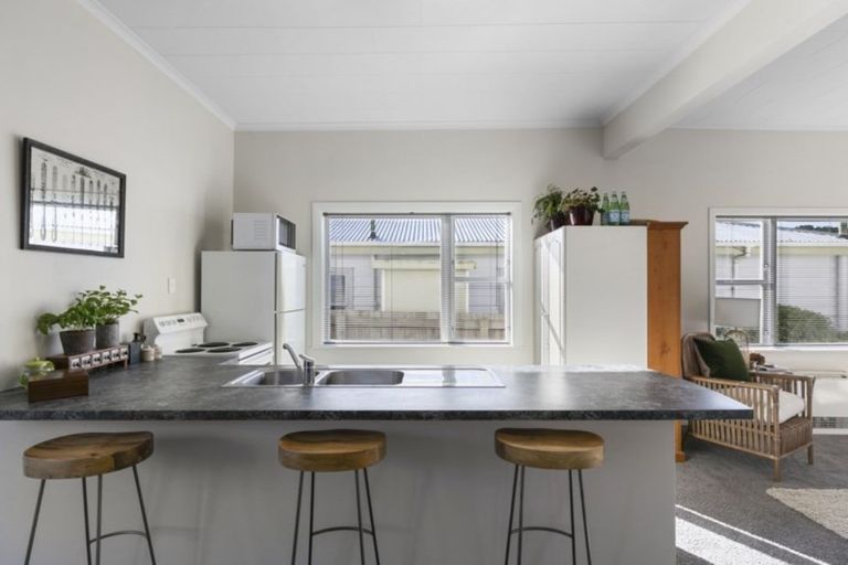 Photo of property in 56 Edinburgh Terrace, Berhampore, Wellington, 6023