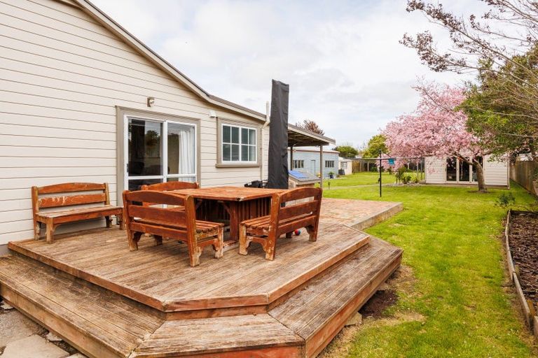 Photo of property in 5 Daniell Street, Bulls, 4818