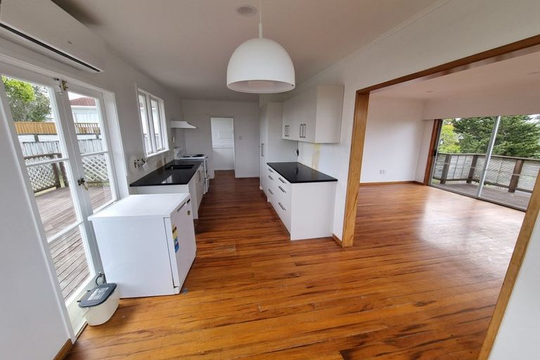 Photo of property in 44 Juniper Road, Sunnynook, Auckland, 0620