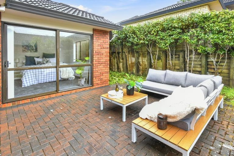 Photo of property in 2/10 Ridge Road, Howick, Auckland, 2014