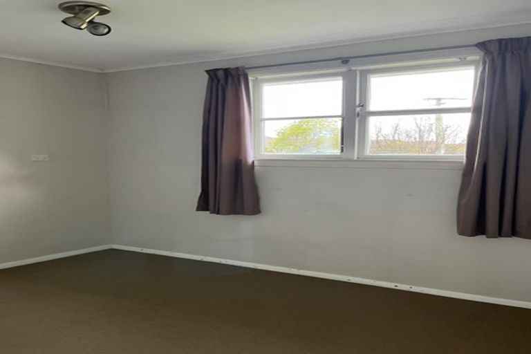 Photo of property in 30 Ealing Street, Redwood, Christchurch, 8051