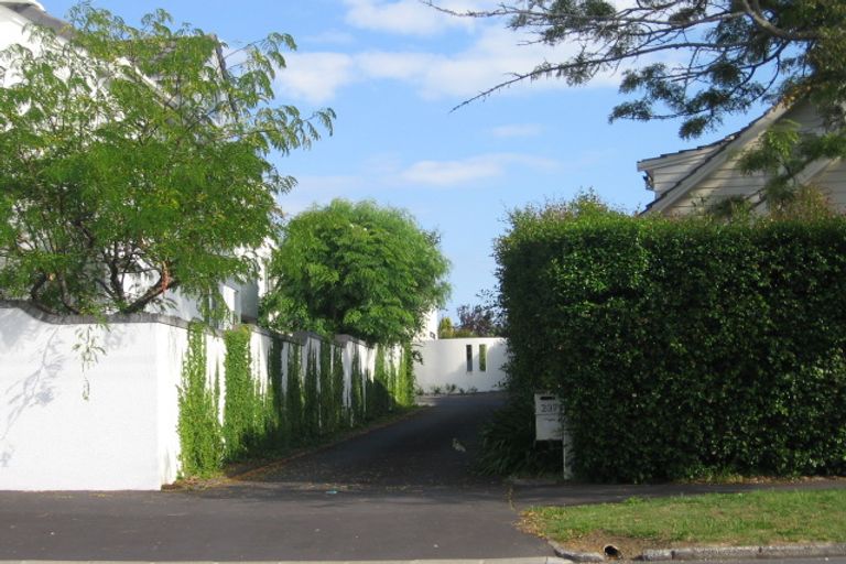 Photo of property in 235 St Heliers Road, Saint Heliers, Auckland, 1071