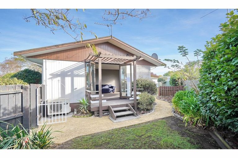 Photo of property in 49 Oldwood Street, Bishopdale, Christchurch, 8053