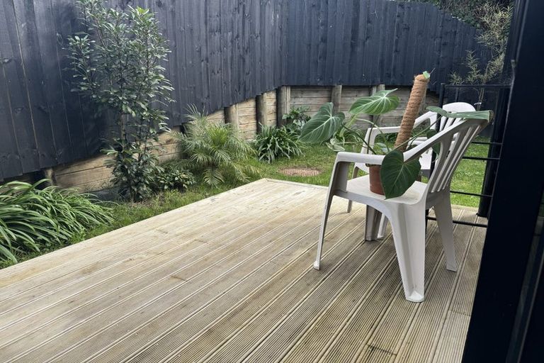 Photo of property in 7/37 Camelot Place, Glenfield, Auckland, 0629