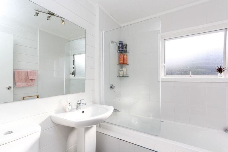 Photo of property in 13d Kipling Drive, Whalers Gate, New Plymouth, 4310