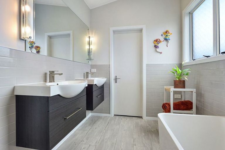 Photo of property in 58 Melva Street, Dinsdale, Hamilton, 3204