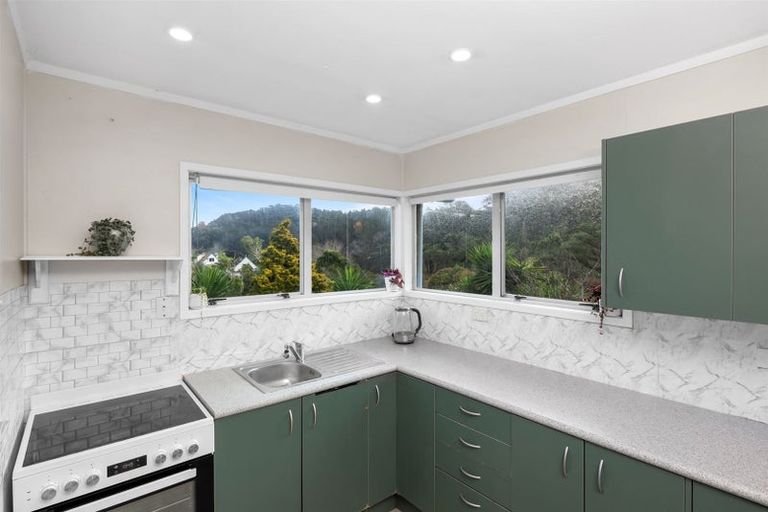 Photo of property in 2/120 Lynn Road, Bayview, Auckland, 0629