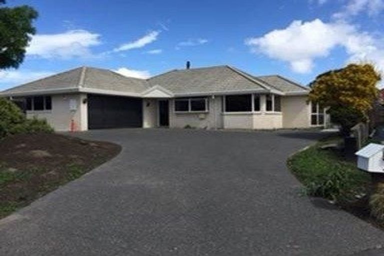 Photo of property in 21 Monterey Place, Parklands, Christchurch, 8083