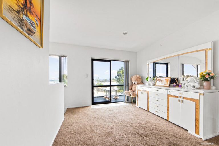 Photo of property in 93 Waitaki Street, Henderson, Auckland, 0612