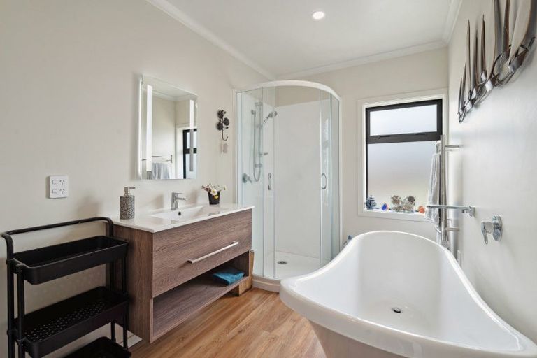 Photo of property in 1/7 Kathleen Place, Rainbow Point, Taupo, 3330