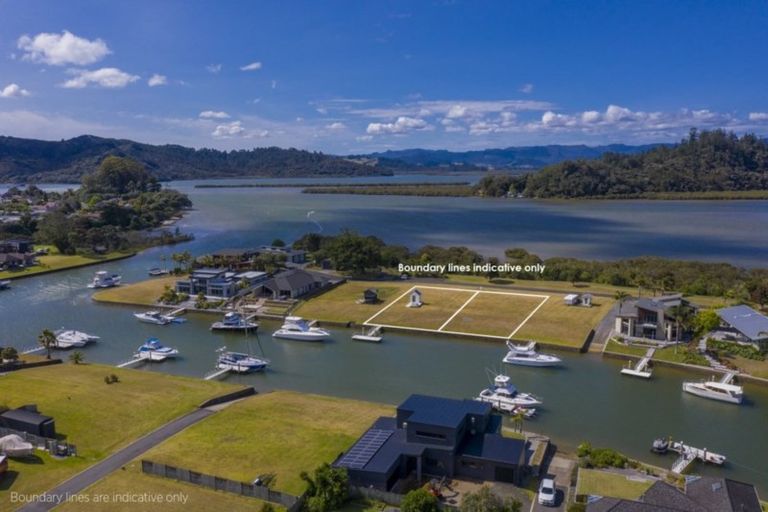 Photo of property in 26 Hei Esplanade, Whitianga, 3510