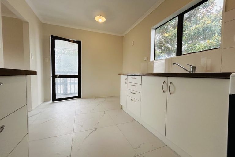 Photo of property in 54 Pinedale Place, Henderson, Auckland, 0610