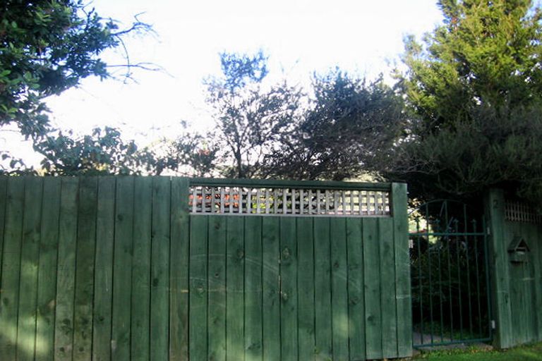 Photo of property in 2 Brook Street, Waiwhetu, Lower Hutt, 5010