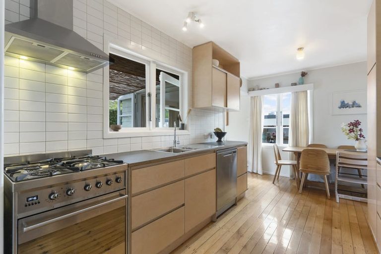 Photo of property in 67 Smythe Road, Henderson, Auckland, 0612