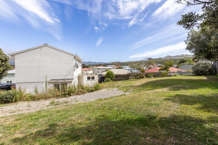 Photo of property in 1a-b Devon Place, Cannons Creek, Porirua, 5024