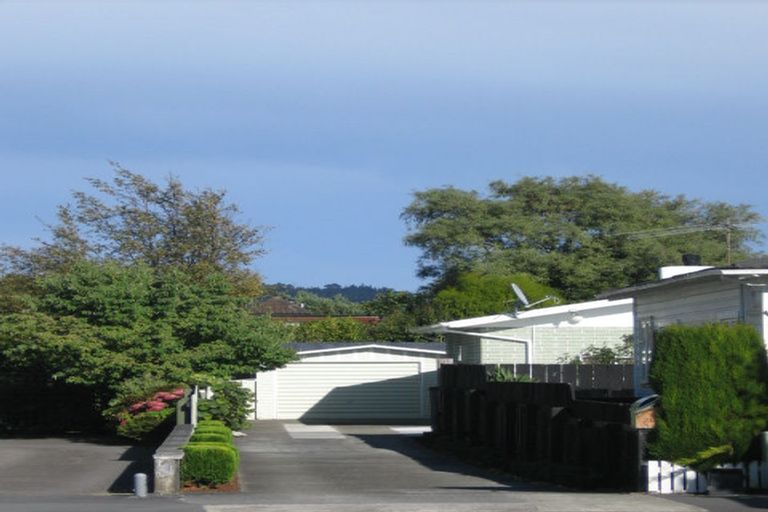 Photo of property in 2b Sutherland Avenue, Silverstream, Upper Hutt, 5019