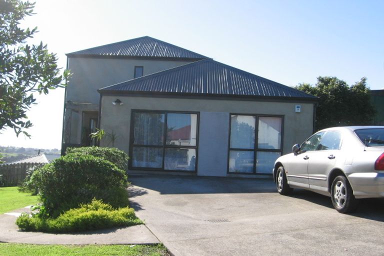 Photo of property in 3 View Ridge Drive, Ranui, Auckland, 0612