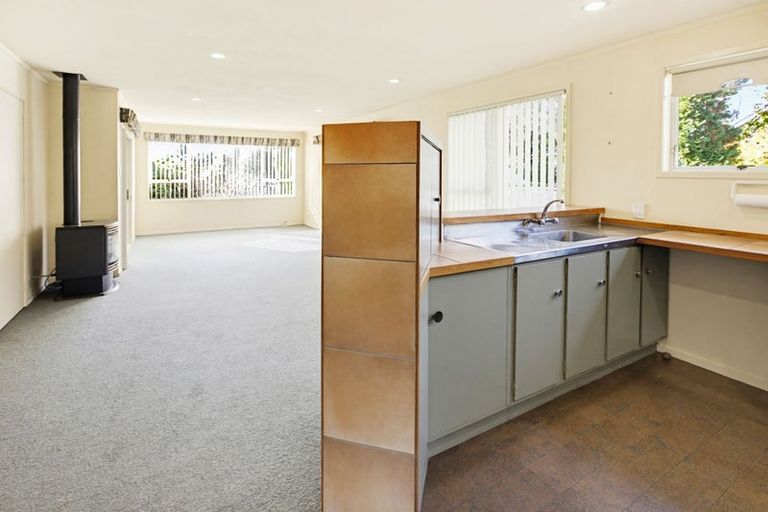 Photo of property in 5 Rewarewa Street, Owhata, Rotorua, 3010