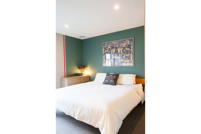 Photo of property in 1 Merivale Avenue, Wanaka, 9305