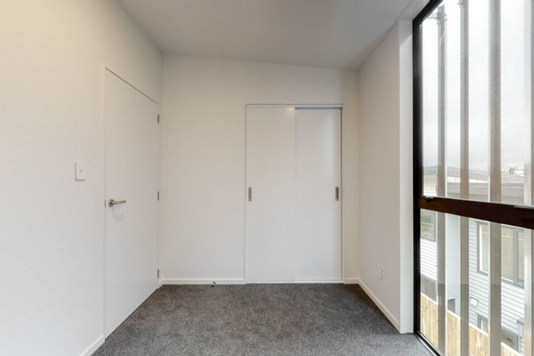 Photo of property in 7/62 Spenmoor Street, Newlands, Wellington, 6037