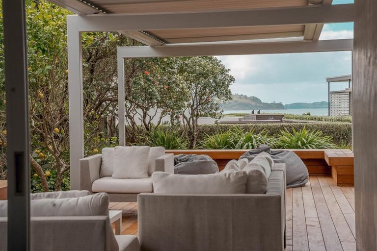 Photo of property in 39 Taumata Road, Omaha, 0986