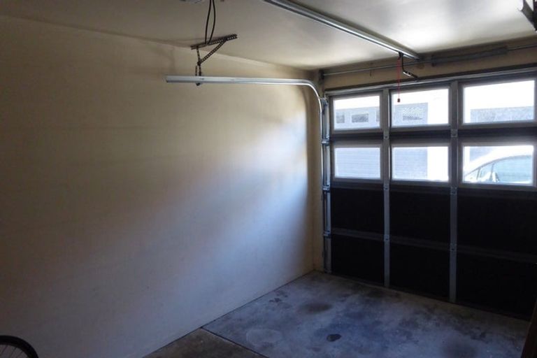 Photo of property in 10/88 Brougham Street, Mount Victoria, Wellington, 6011