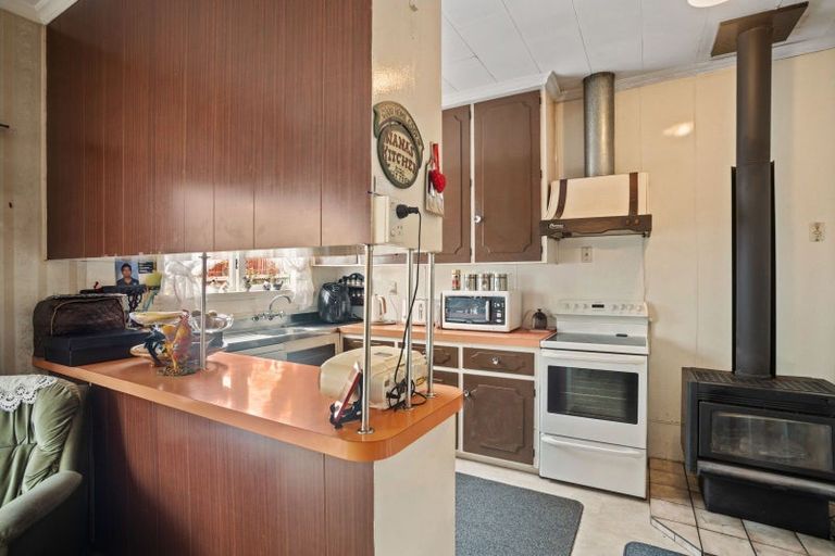 Photo of property in 44 Stafford Street, Waitara, 4320