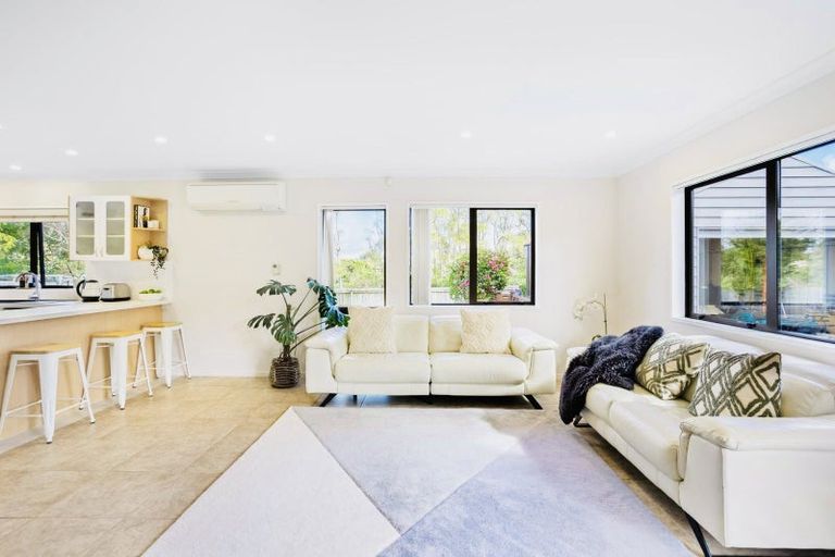 Photo of property in 109 Prince Regent Drive, Half Moon Bay, Auckland, 2012