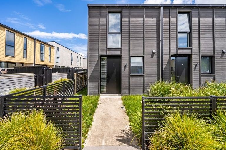 Photo of property in 6 Te Ara O Paetutu, Petone, Lower Hutt, 5012