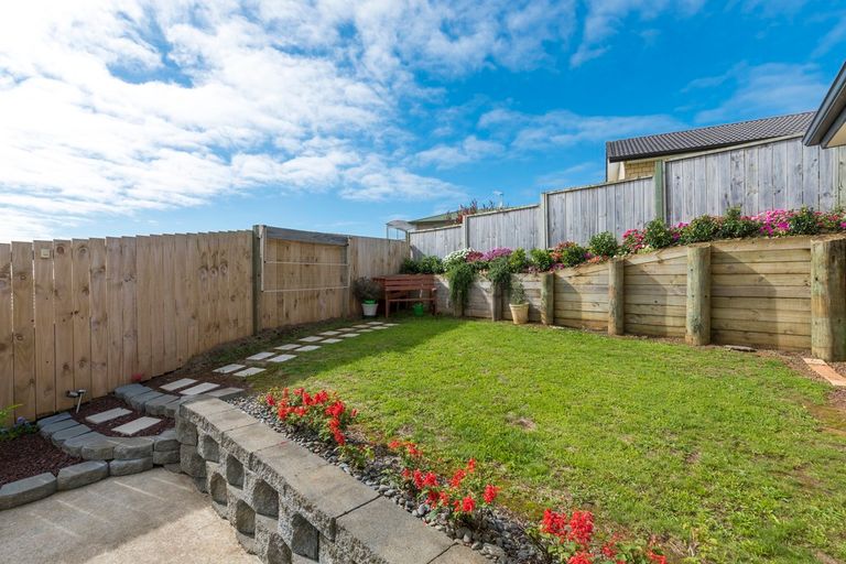 Photo of property in 13 Mcgowan Rise, Tuakau, 2121