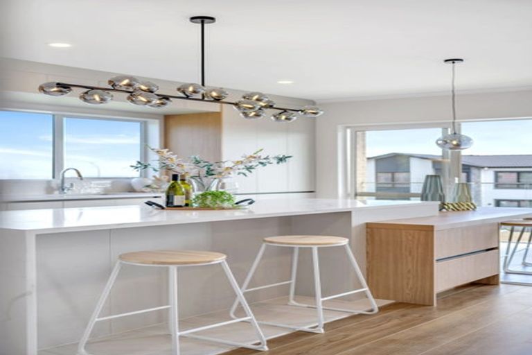 Photo of property in 25 Elevation Street, Flat Bush, Auckland, 2019