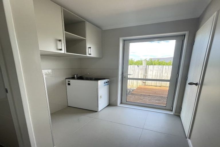 Photo of property in 72 Prince Regent Drive, Half Moon Bay, Auckland, 2012