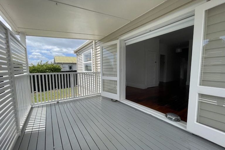 Photo of property in 29a Miro Street, New Lynn, Auckland, 0600