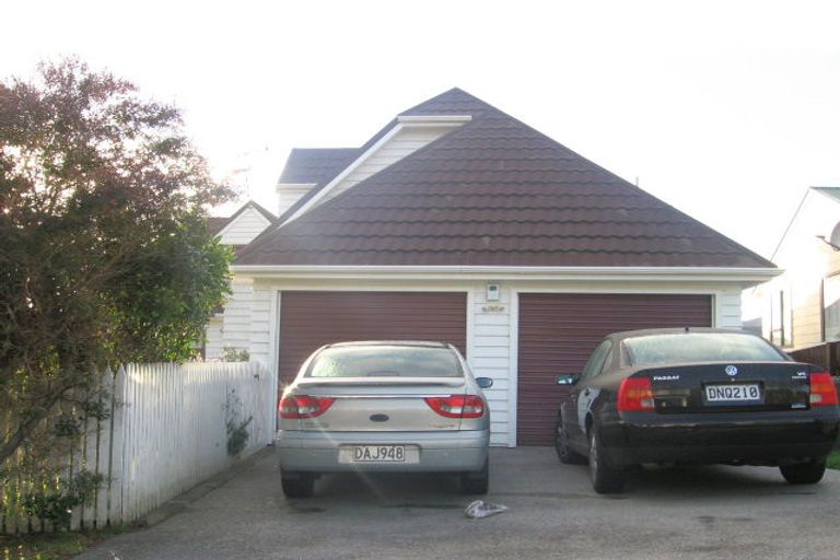 Photo of property in 23 Saint Aidans Way, Tawa, Wellington, 5028