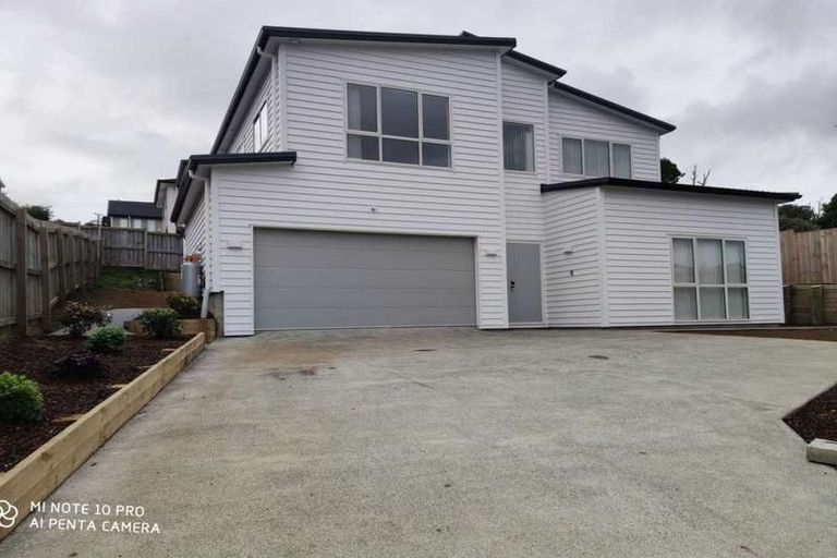 Photo of property in 151 Tiriwa Drive, Massey, Auckland, 0614