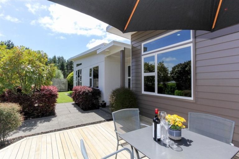 Photo of property in 10b Long Place, Frankleigh Park, New Plymouth, 4310