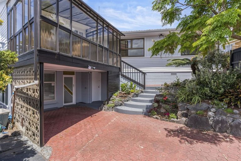 Photo of property in 2/44 Becroft Drive, Forrest Hill, Auckland, 0620